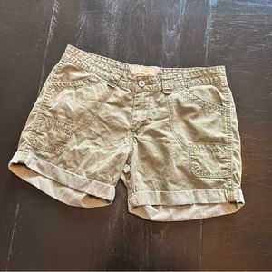 Vintage Levi’s Size 12 Utility Olive Green Fall Short Shorts Retro Look Y2k 90s
